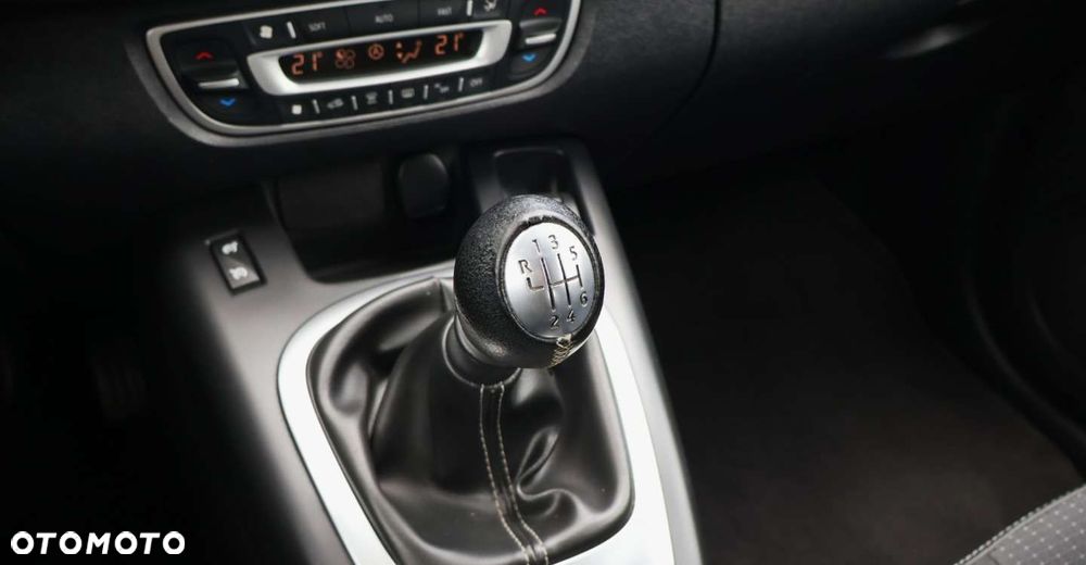 Renault Scenic - 25