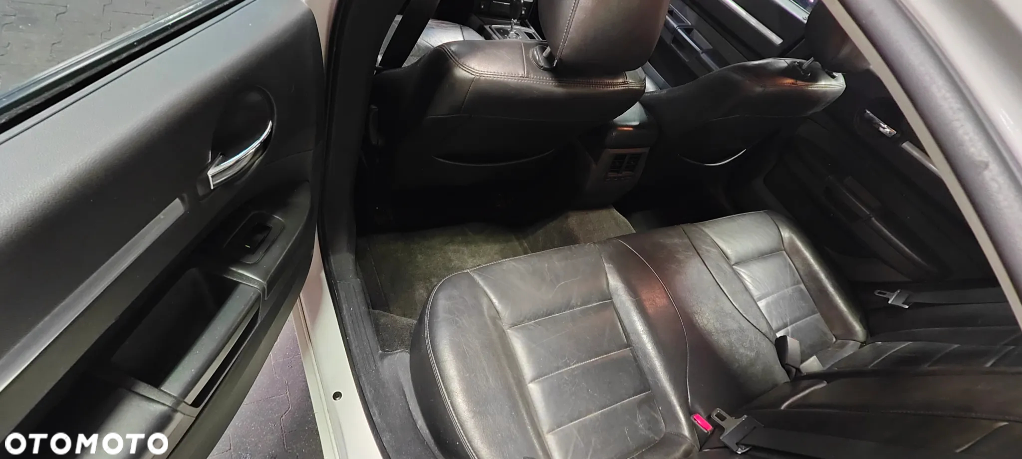 Dodge Charger 3.5 V6 SXT - 18