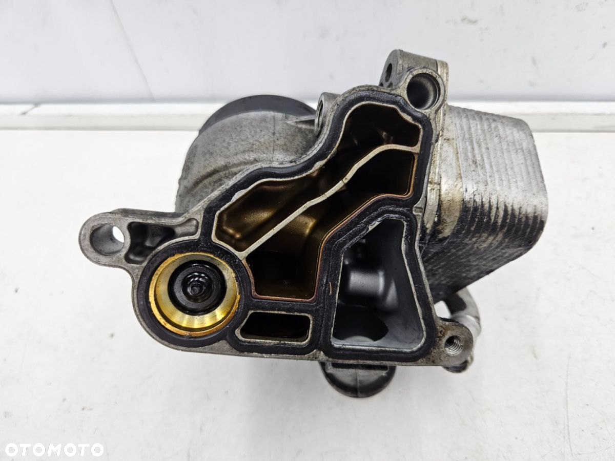 Obudowa filtra oleju BMW X1 E84 Z4 E89 F06 F10 F25 F26 E60 E90 podstawa N53B30A chłodniczka 7516383 - 7