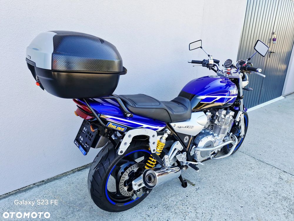 Yamaha XJR - 25