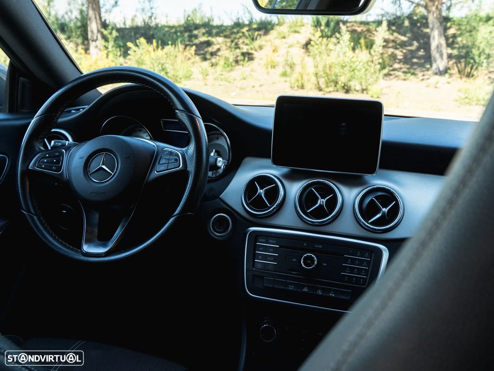 Mercedes-Benz CLA 200 - 12