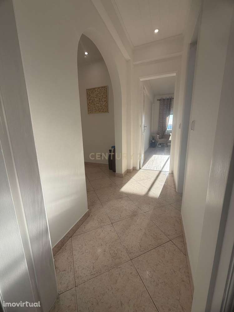 T2 em Vale Flores (Feijó) – Vista Desafogada, Conforto e Tranquilidade - Grande imagem: 5/17