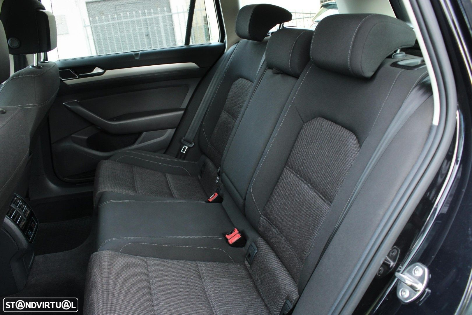VW Passat Variant 1.6 TDI BlueMotion - 26