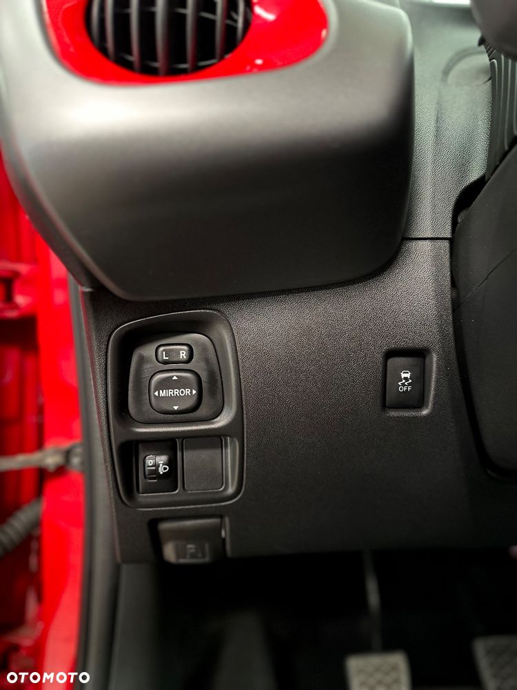 Toyota Aygo x-play connect - 15