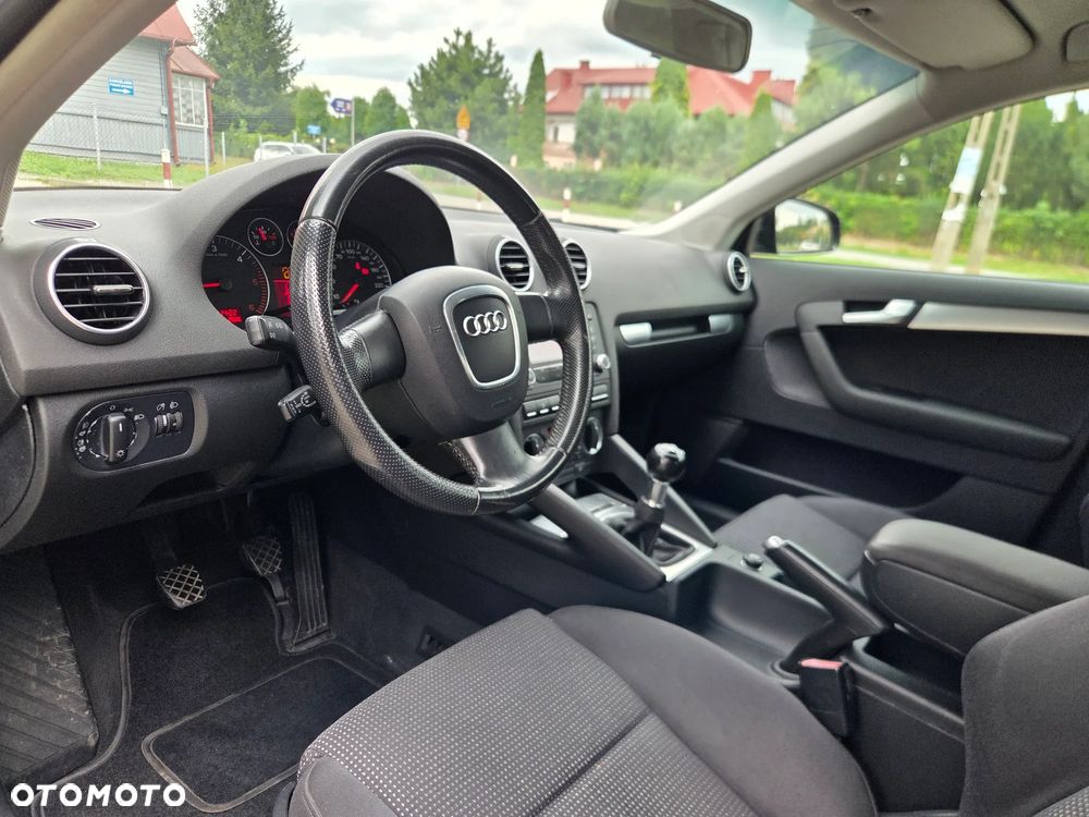 Audi A3 Sportback 1.9 TDI DPF Ambiente - 17