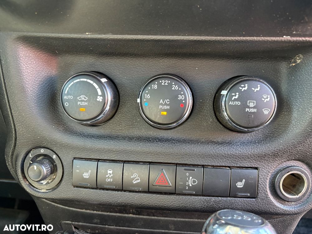 Jeep Wrangler Hard-Top 2.8 CRD DPF Automatik Sahara - 12