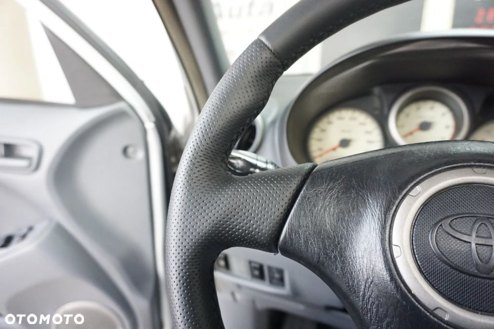 Toyota RAV4 D-4D 4x4 - 31