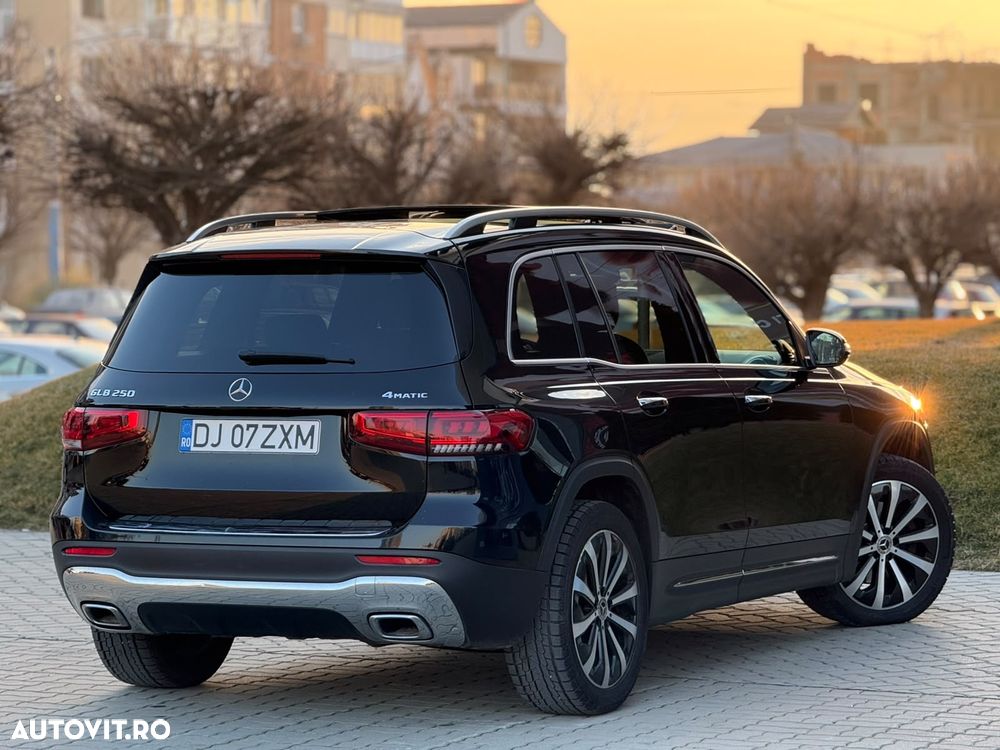 Mercedes-Benz GLB 250 4MATIC 8G-DCT EDITION 2022 - 10