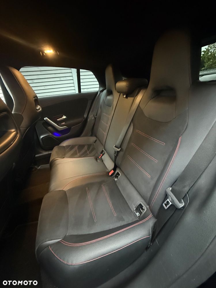 Mercedes-Benz CLA 180 7G-DCT Edition AMG Line - 25