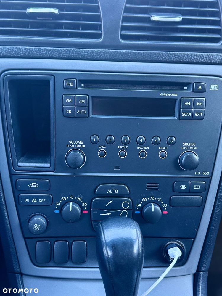 Volvo XC 70 AWD Momentum - 22