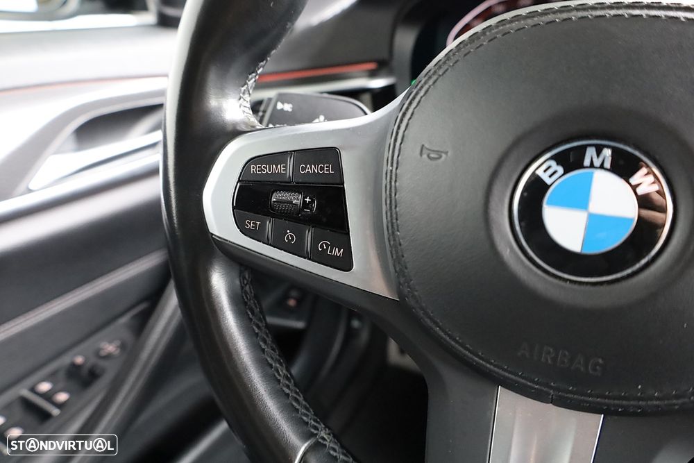 BMW 520 d Pack Desportivo M Auto - 16