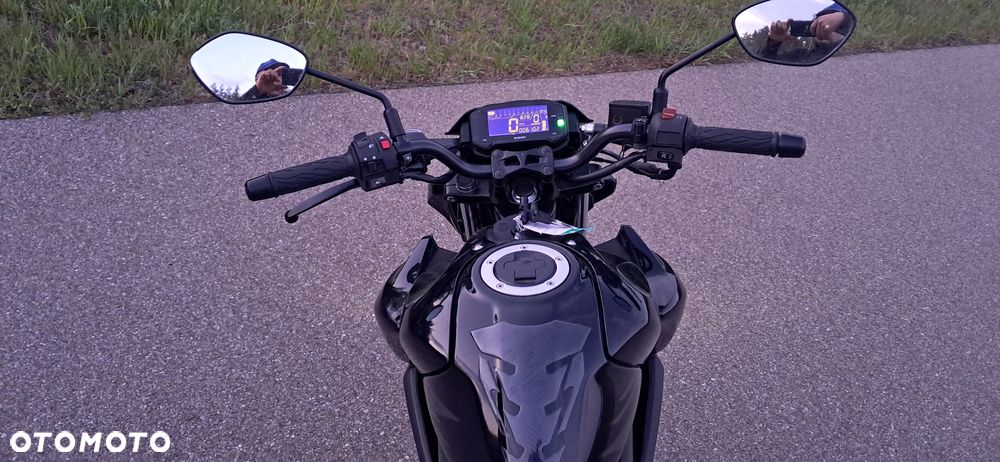 Suzuki GSX - 26