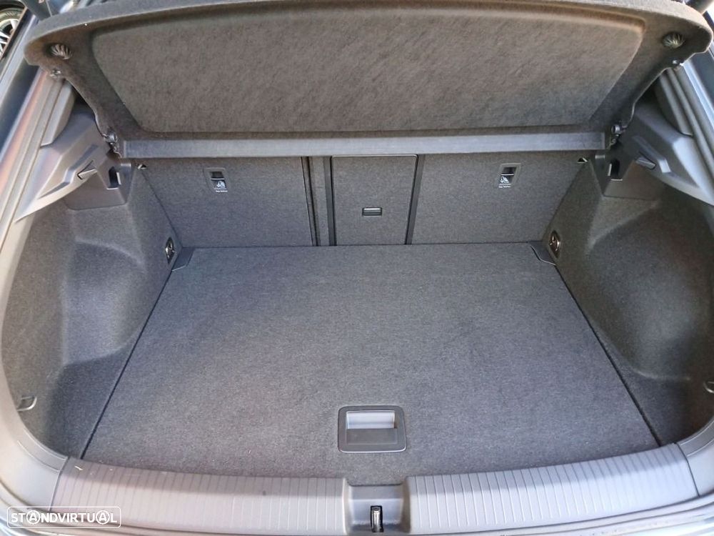 VW T-Roc 2.0 TDI R-Line DSG - 35