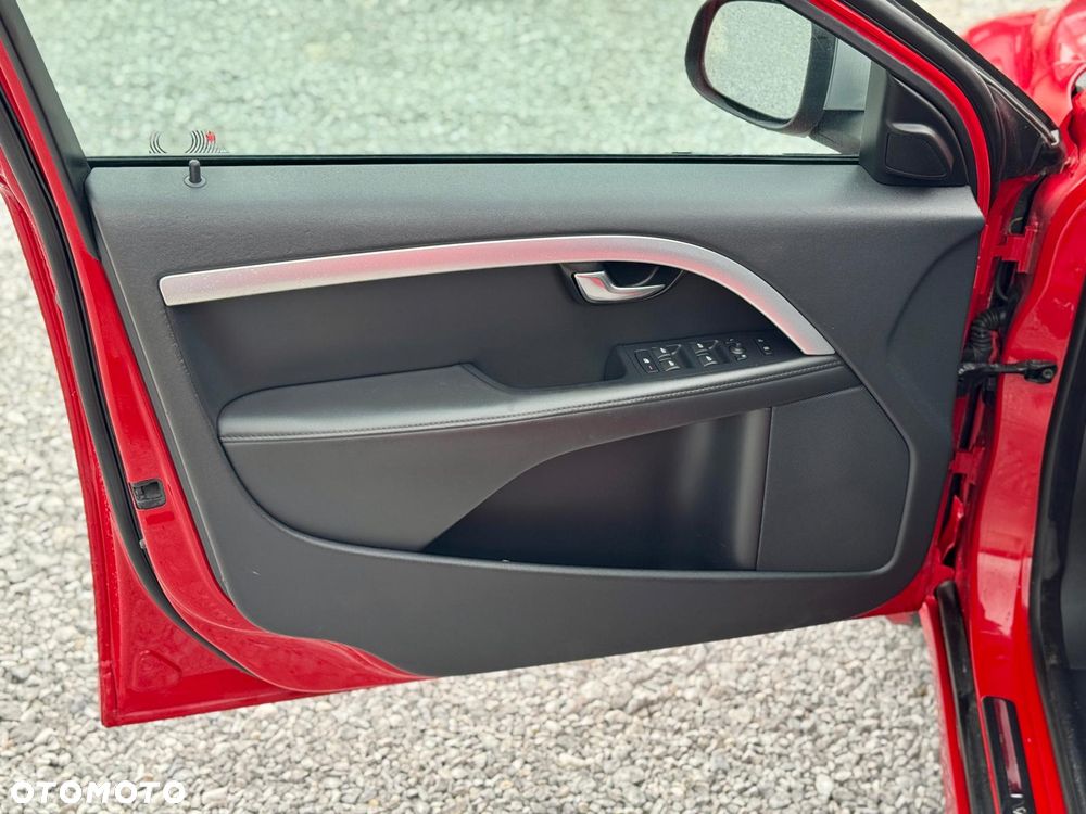 Volvo V70 2.5T R-Design Summum - 13