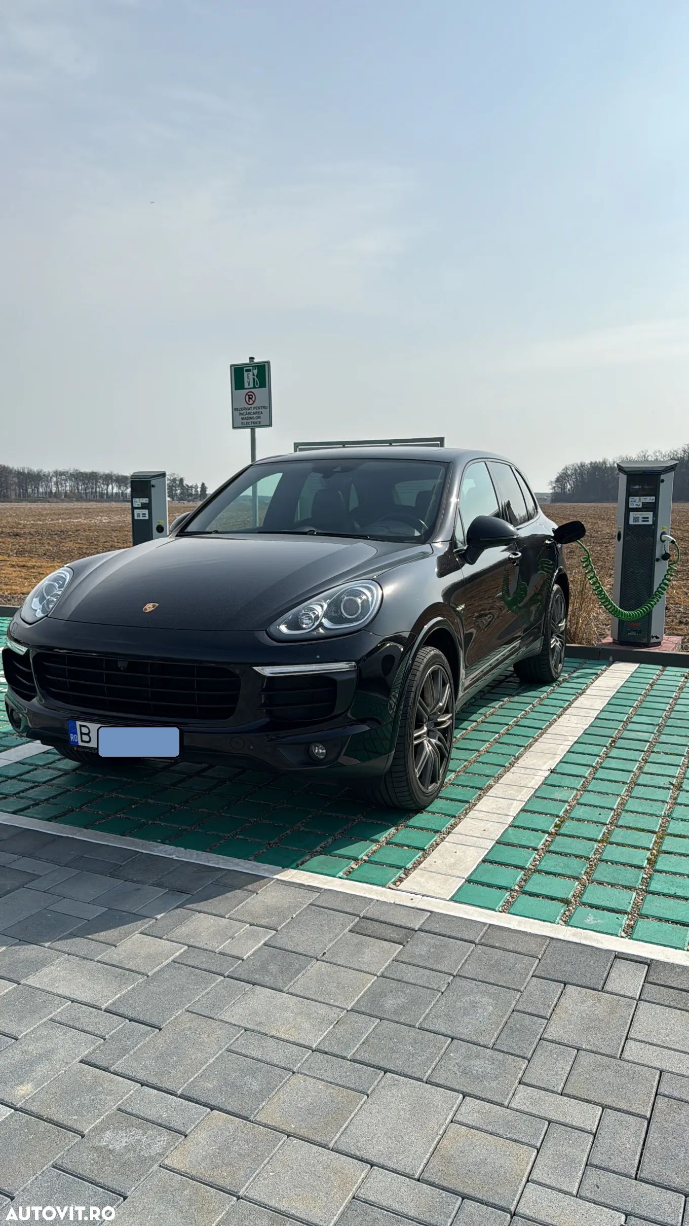 Porsche Cayenne - 1