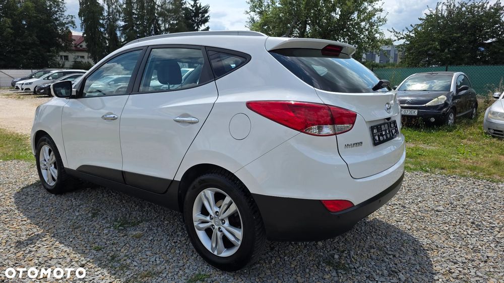Hyundai ix35 1.6 2WD Fifa World Cup Edition - 4
