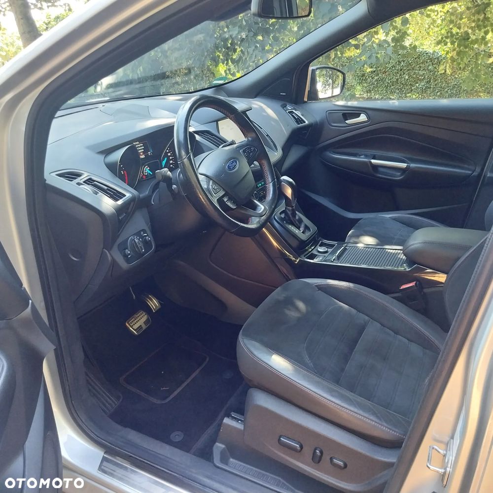 Ford Kuga 2.0 TDCi 4x4 ST-Line - 6