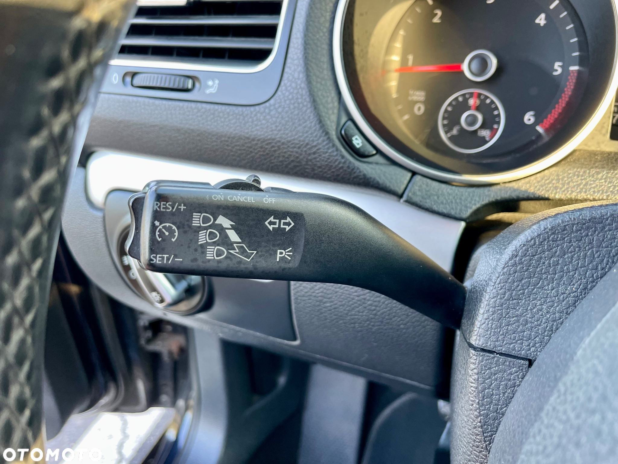 Volkswagen Golf 1.6 TDI BlueMotion Technology Comfortline - 18