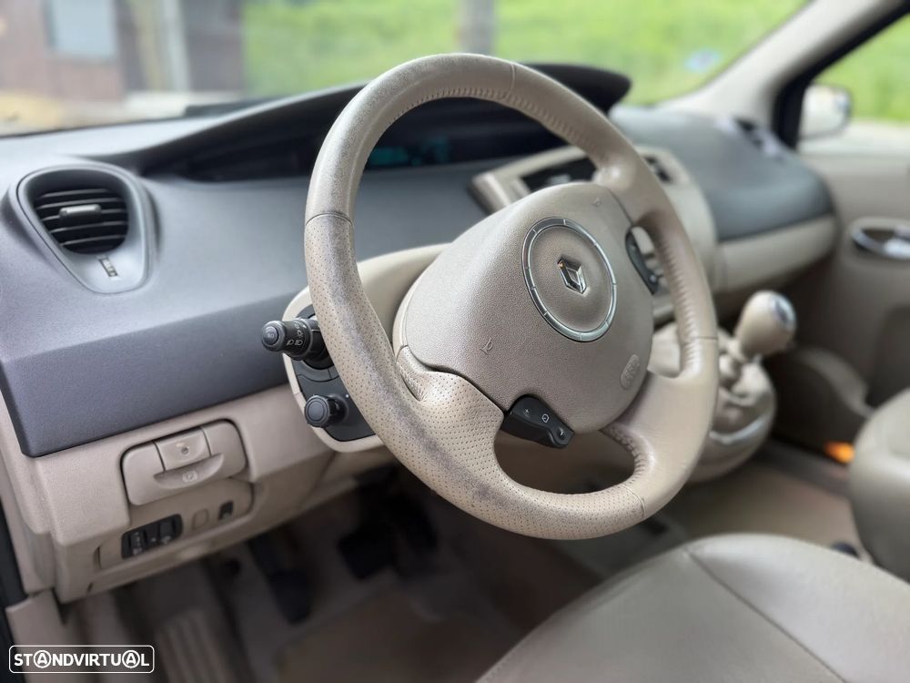 Renault Mégane Scénic - 16