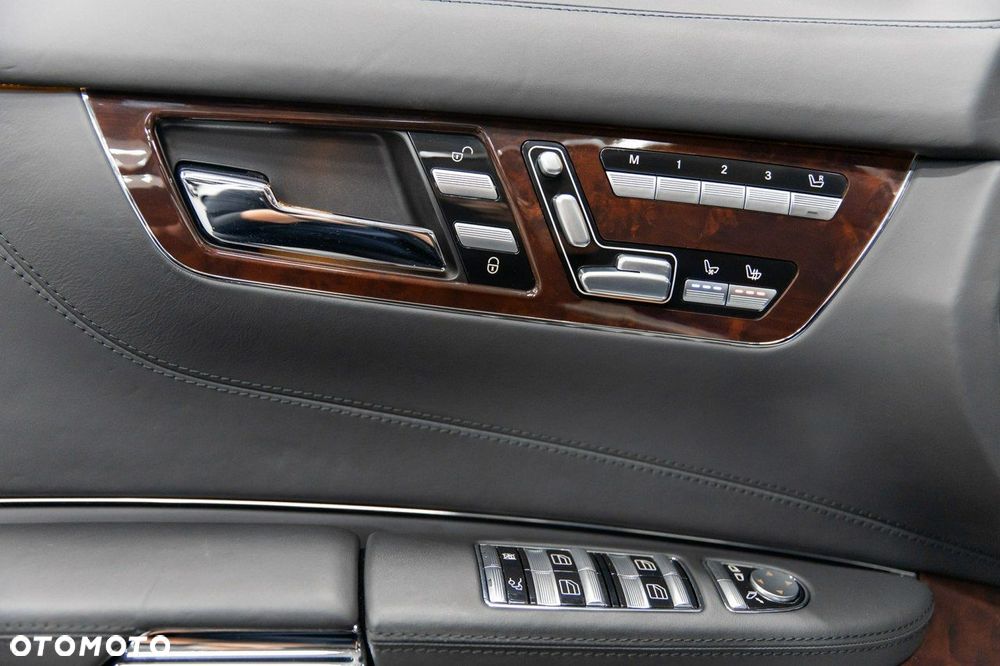 Mercedes-Benz CL 500 7G-TRONIC - 34