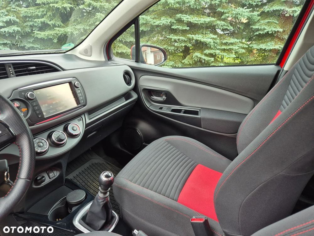 Toyota Yaris 1.33 VVT-i Lounge - 17