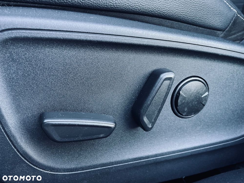 Ford Kuga 1.5 EcoBoost FWD Titanium X - 23