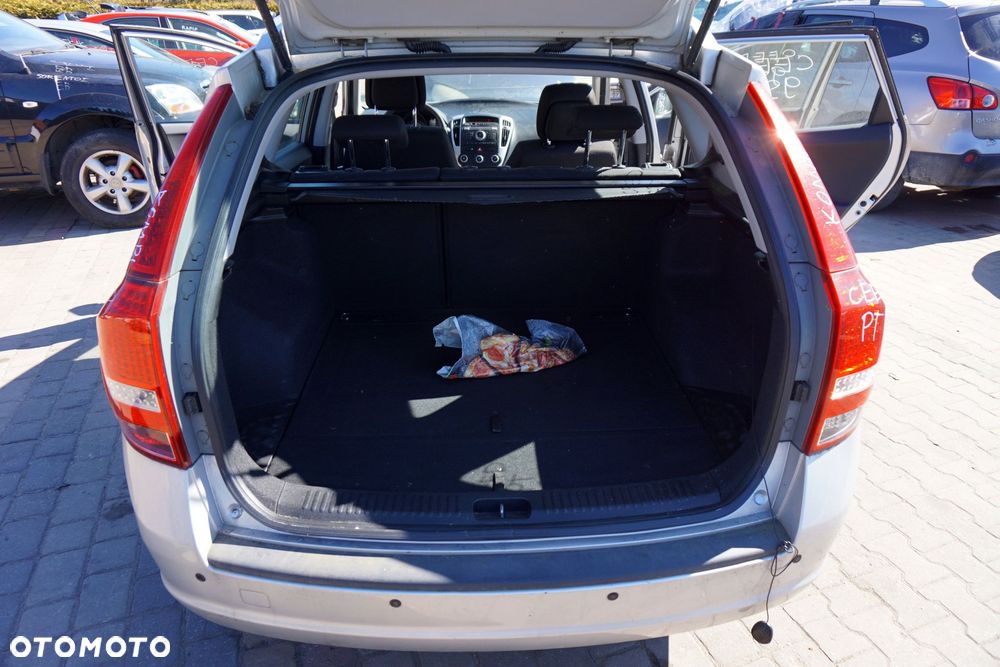 KIA CEED I LIFT KOMBI 2011 9S 1.6 16V G4FC 123KM M6CF1 SREBRNY na części - 10