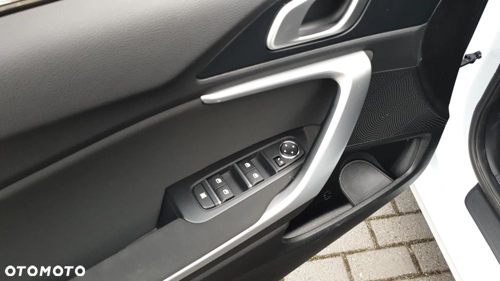 Kia Ceed 1.5 T-GDI M - 19