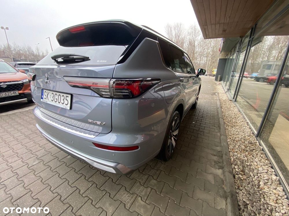 Mitsubishi Outlander - 5