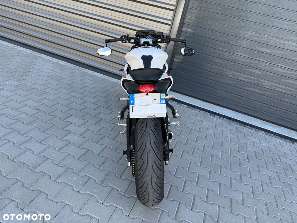 Triumph Street Triple - 5