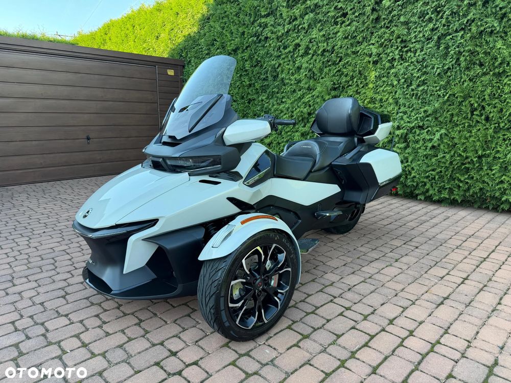 Can-Am Spyder - 2