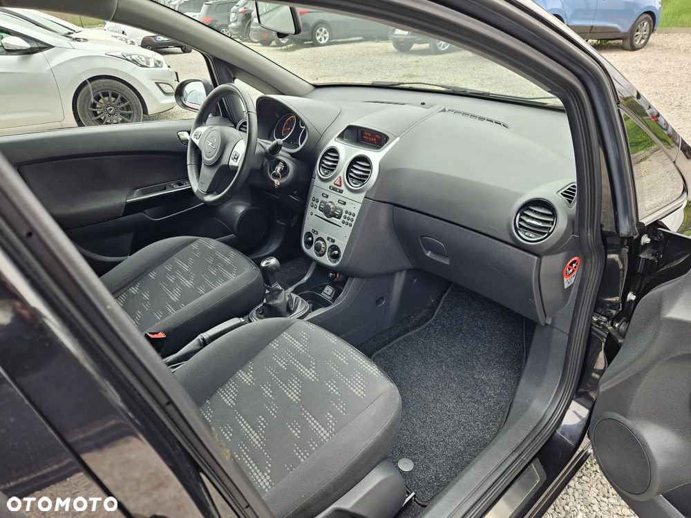 Opel Corsa 1.4 16V Satellite - 25