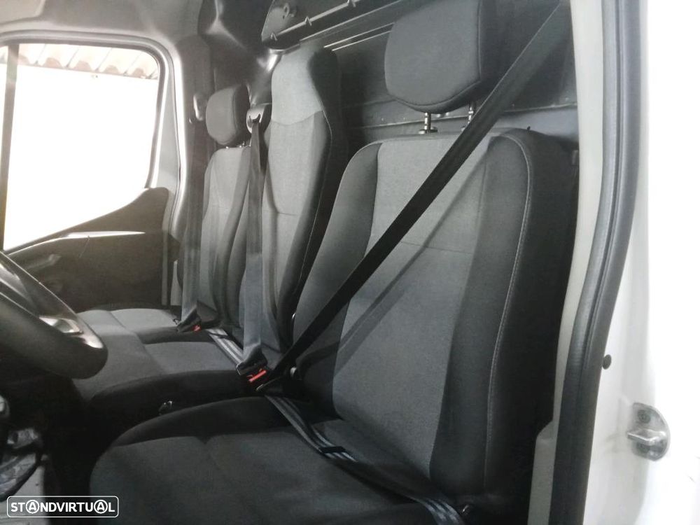 Renault MASTER III 2.3 dCi L2H2 3.5T - 5