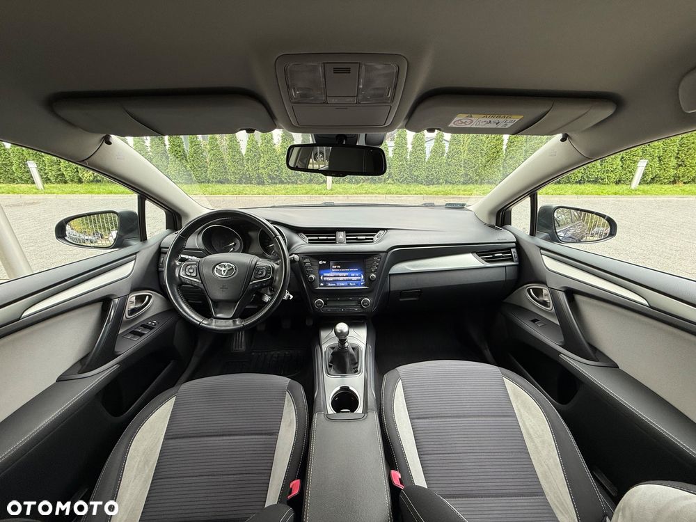 Toyota Avensis 2.0 D-4D Premium - 14
