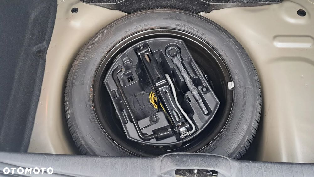 Peugeot 208 1.2 PureTech Allure - 23