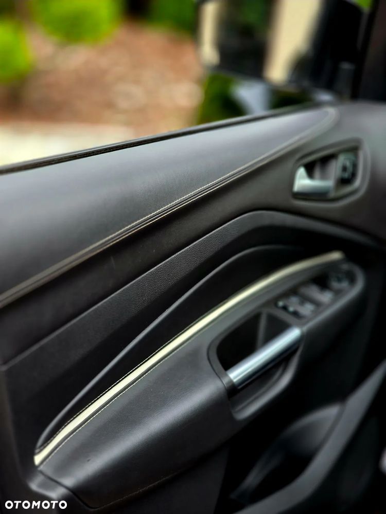 Ford Kuga 2.0 TDCi 4x2 Vignale - 30