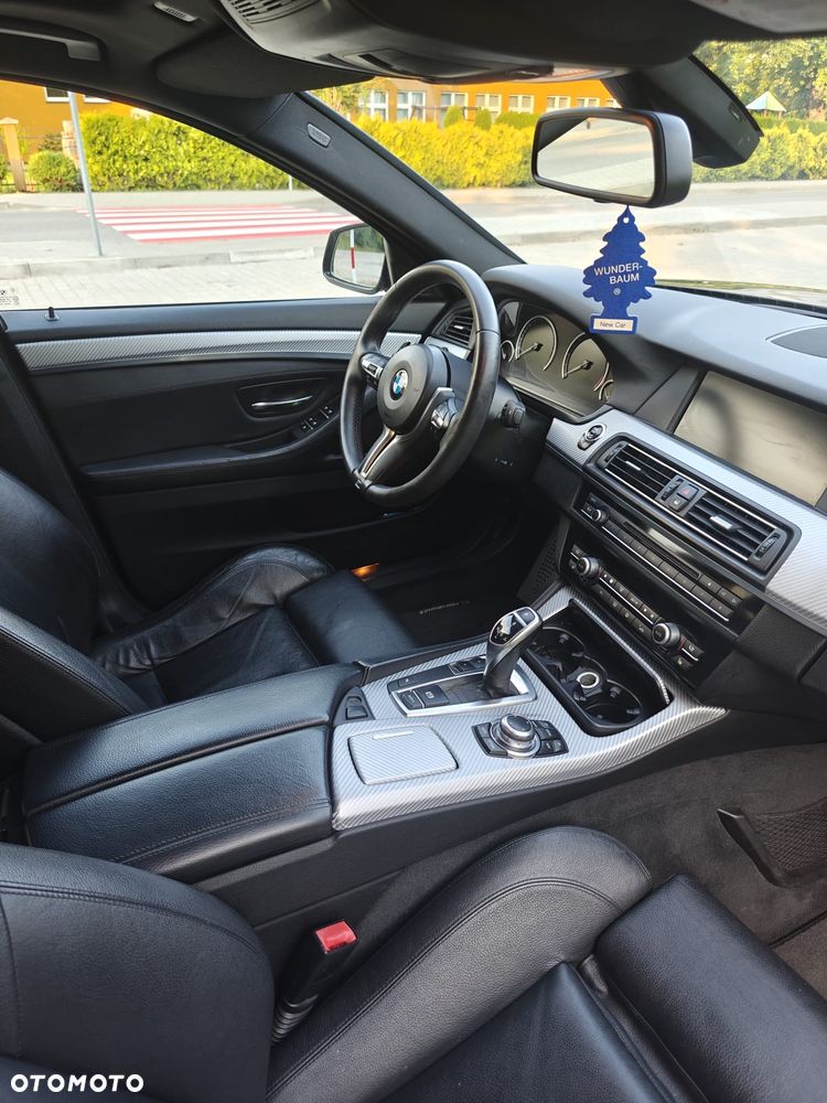 BMW Seria 5 525d - 34