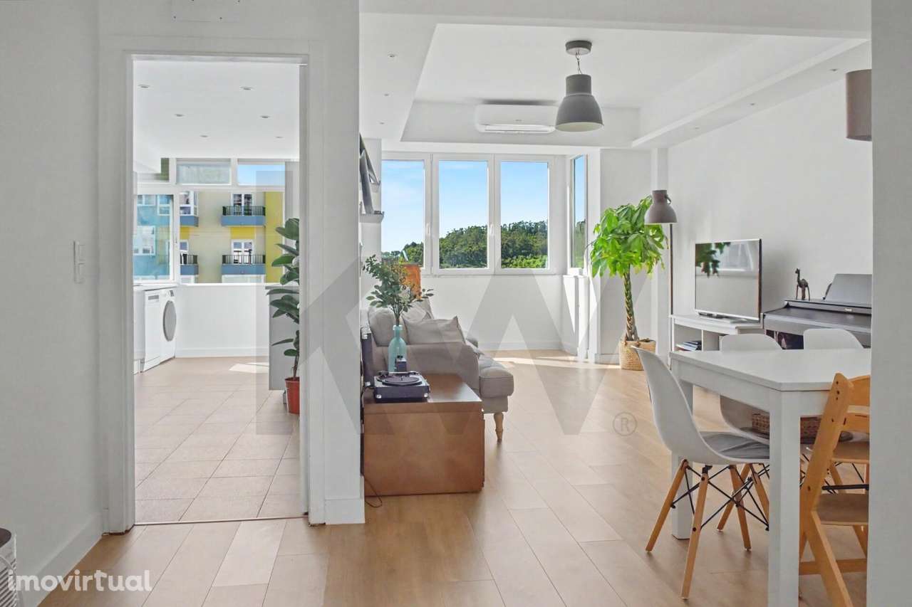 T2 com boas áreas no centro de Carnaxide - Grande imagem: 2/22