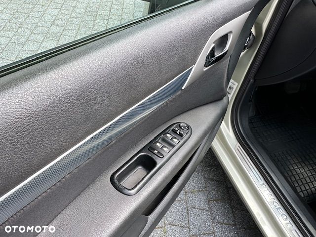 Peugeot 407 2.0 HDi Premium - 10