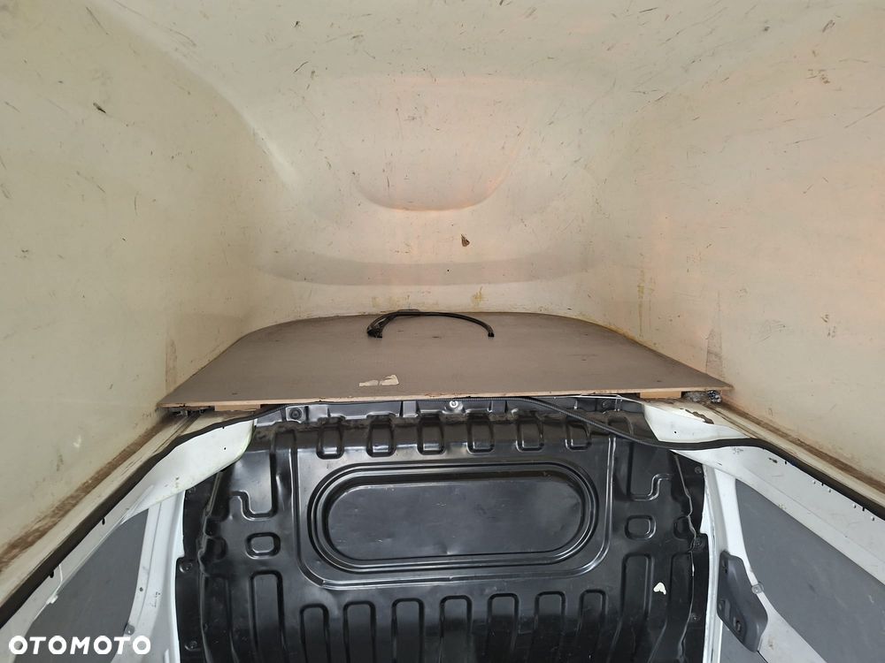 Nissan NV200 - 10