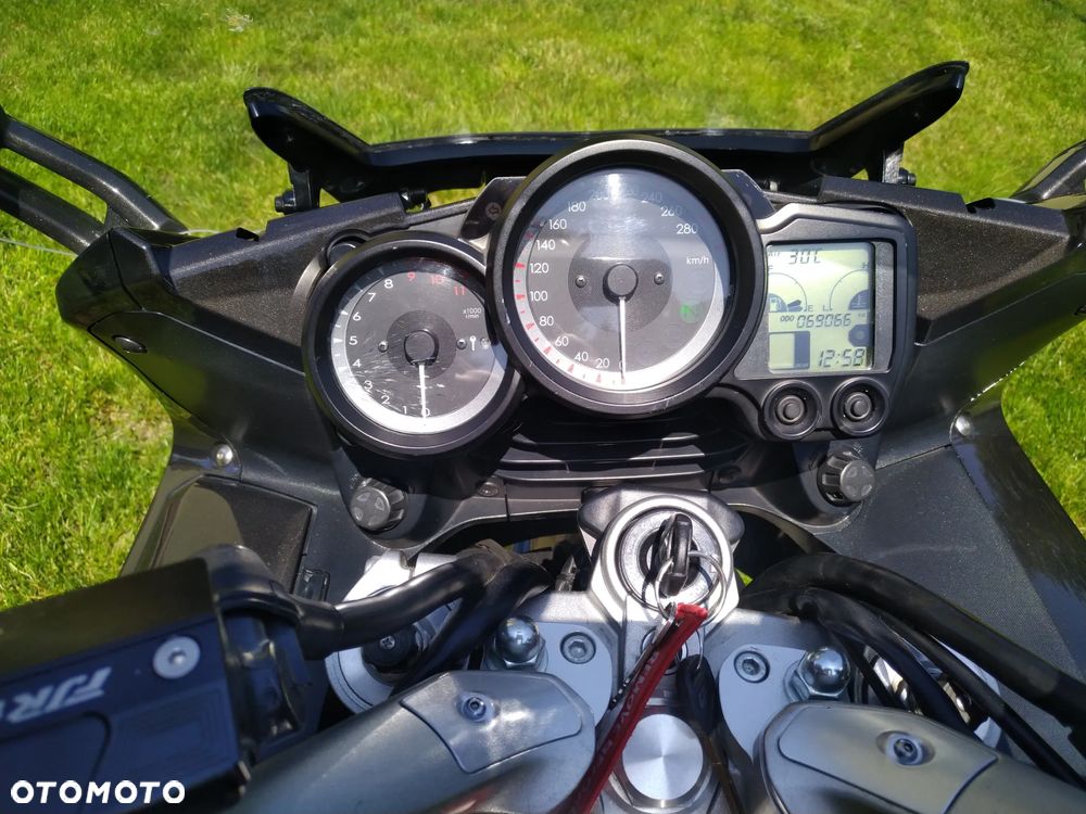 Yamaha FJR - 3