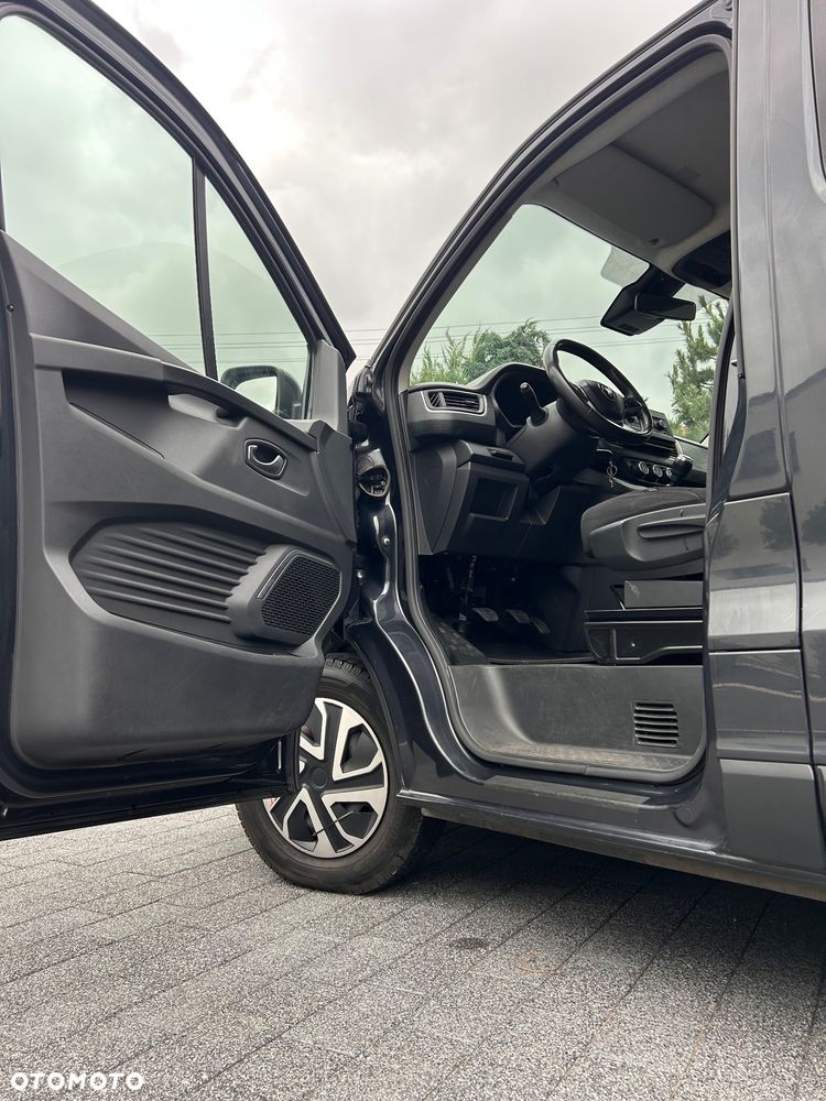 Renault Trafic - 11