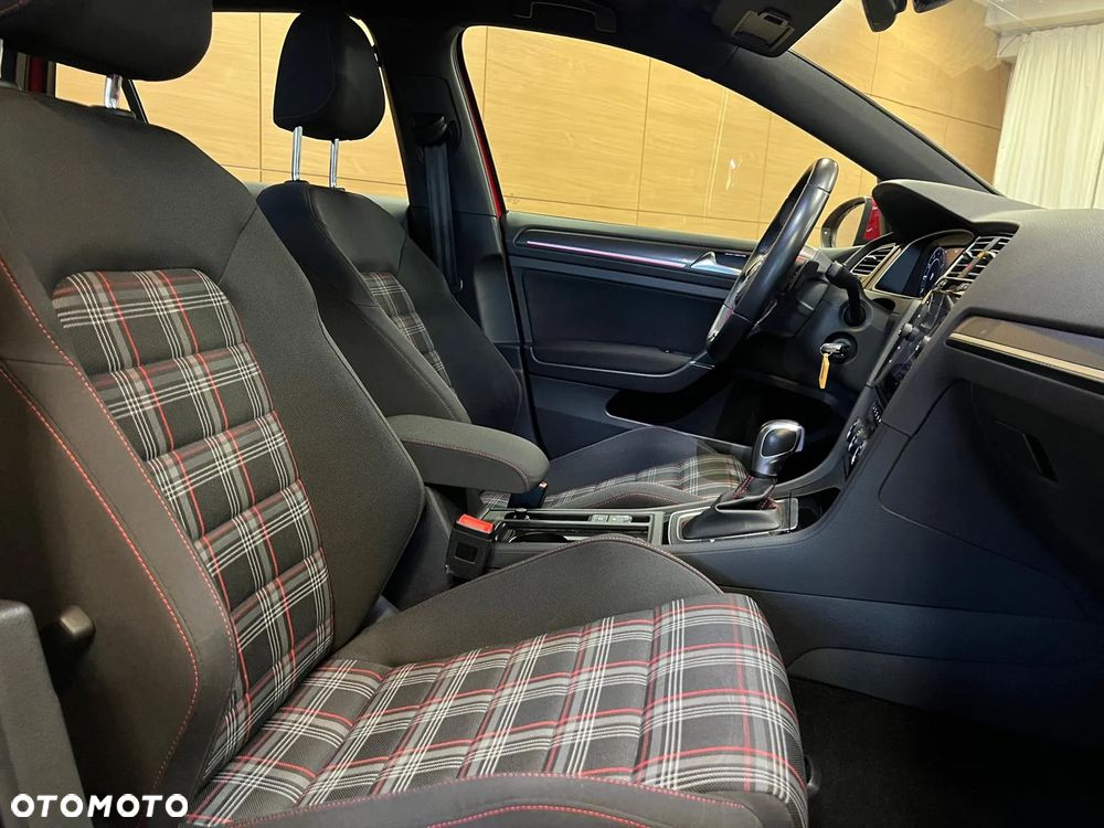 Volkswagen Golf 2.0 TSI BMT GTI Performance DSG - 9