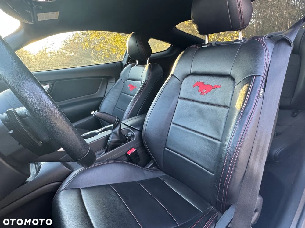 Ford Mustang - 22
