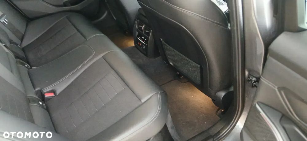 BMW Seria 3 318d Luxury Line - 11