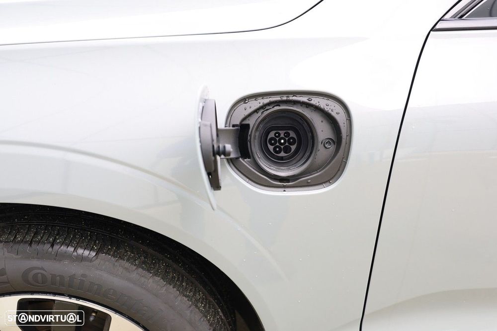 Volvo XC 60 2.0 T6 PHEV Plus Dark AWD - 3