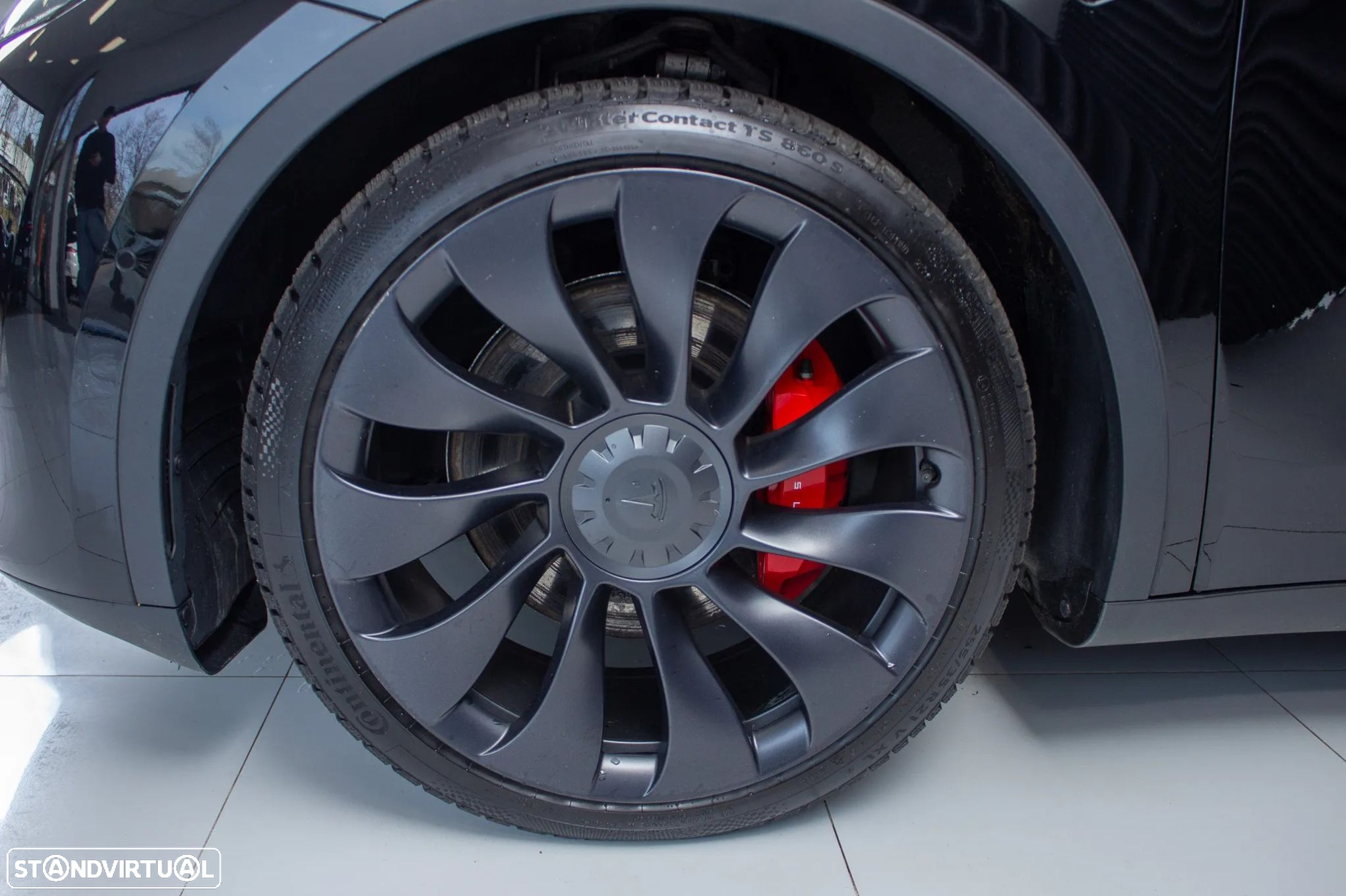 Tesla Model Y Performance Dual Motor AWD - 6