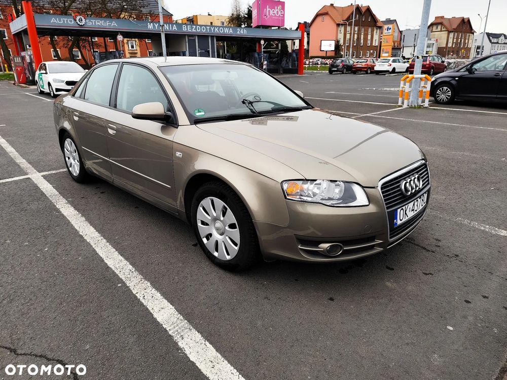 Audi A4 Limousine - 5