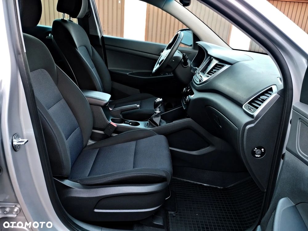 Hyundai Tucson 1.6 GDI BlueDrive Style 2WD - 19