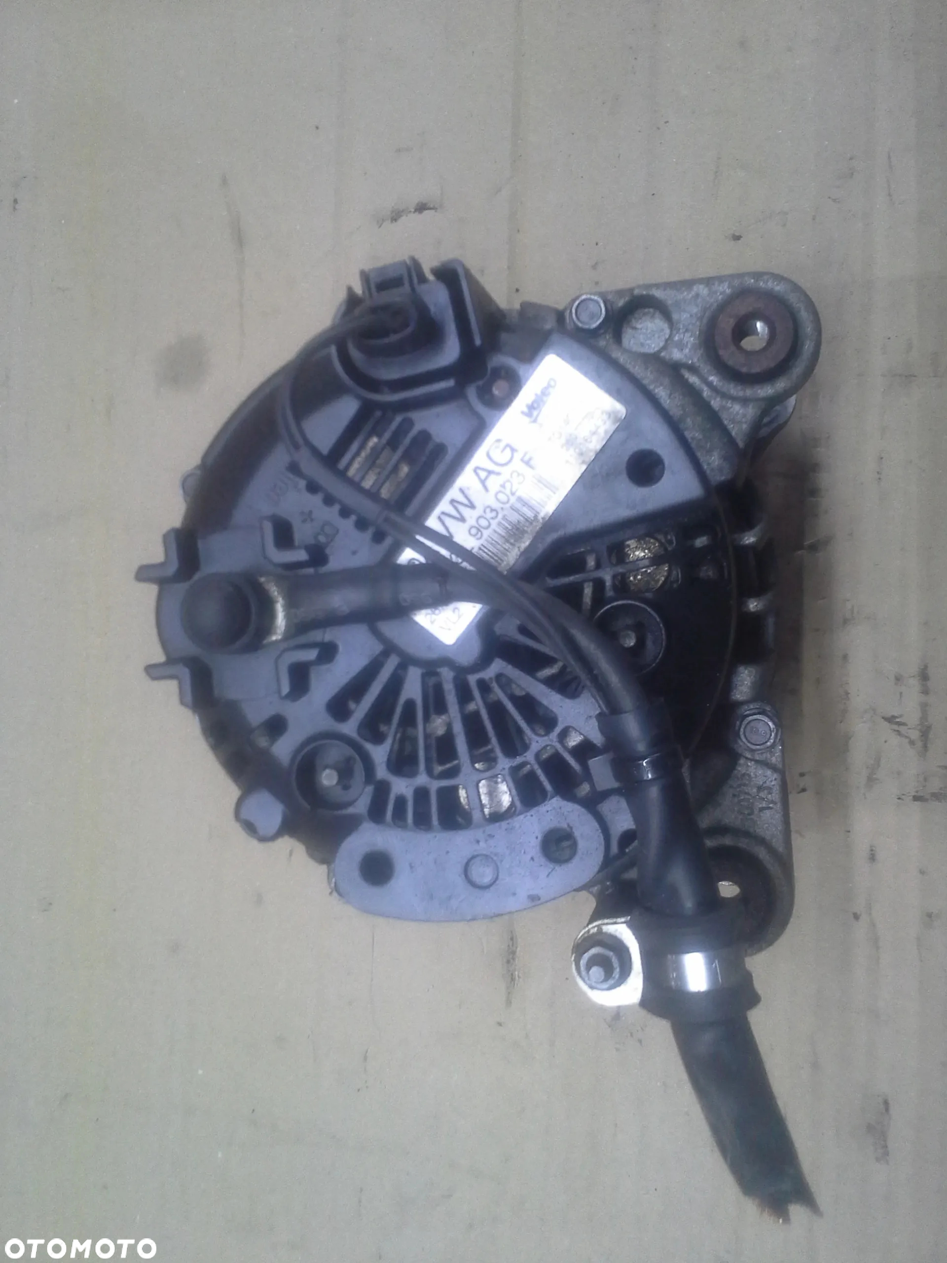 Volkswagen Sirocco 2.0 TDi alternator Valeo 03L903023F  TG14C026  2607703A - 11